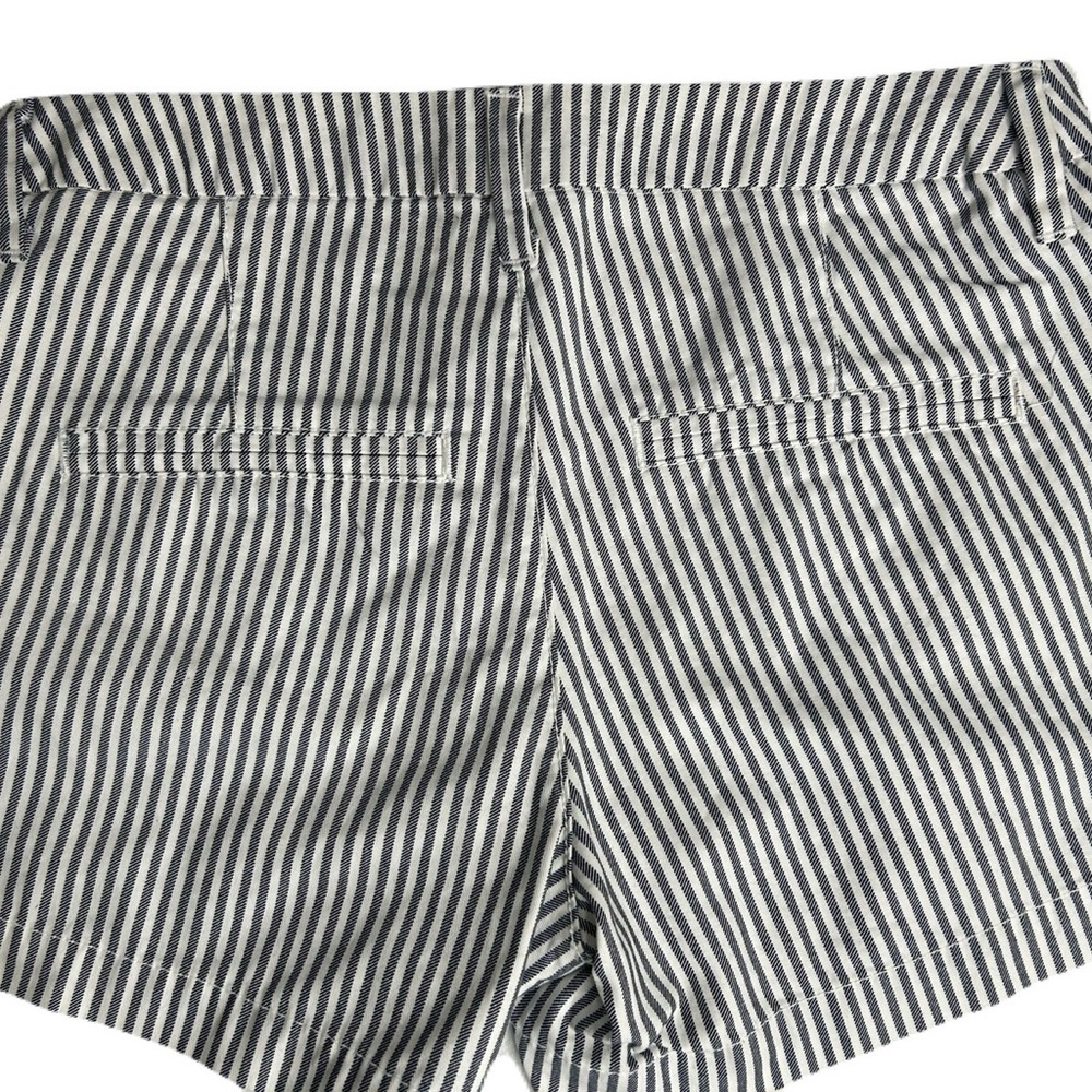 NWT, Old Navy Seersucker Shorts, Size 0 - Picture 5 of 7